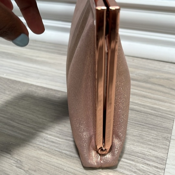 Womens Stylish Elegant Metallic Rose Gold Clutch Formal inside pocket Chic Sleek - Picture 5 of 12